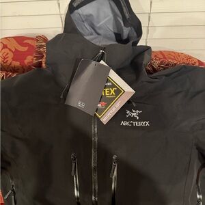 Arc'teryx Men's Performance Jacket in Black